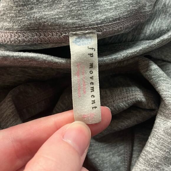 FP Movement You’re a Peach 7/8 Leggings in Grey Women’s Sz XS Athletic Leggings - Picture 11 of 13